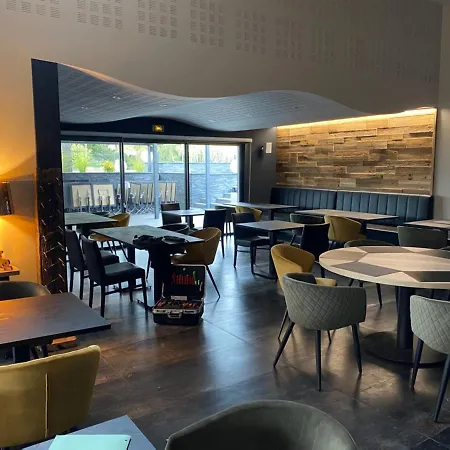 Les Rives Des Habsbourg Aparthotel Ensisheim