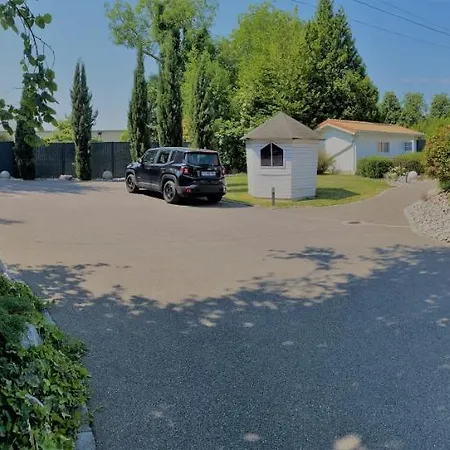 Les Rives Des Habsbourg Aparthotel Ensisheim