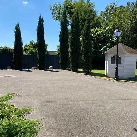 Les Rives Des Habsbourg Aparthotel Ensisheim